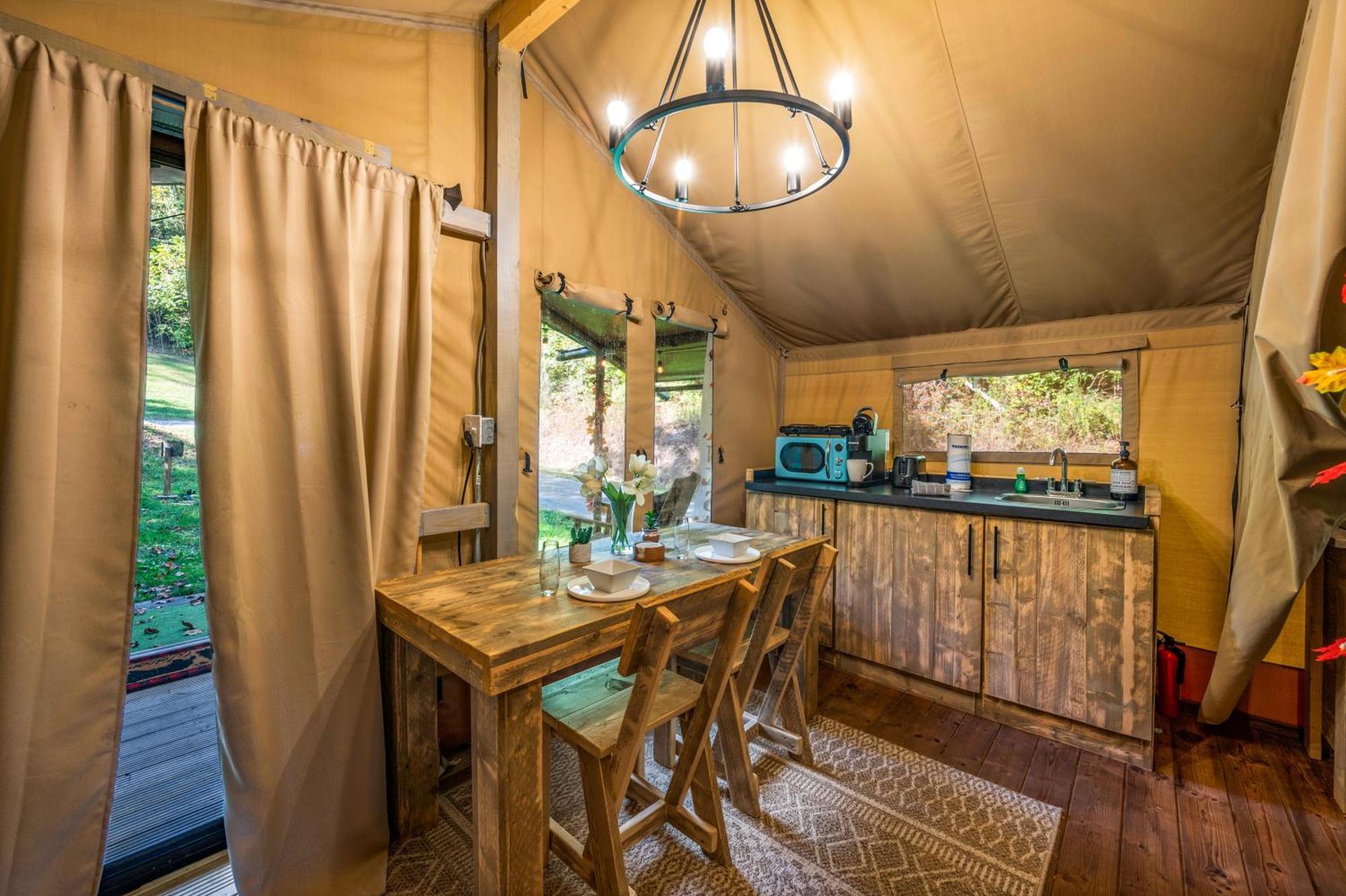 Firefly Season Glamping Hotel Sevierville Ngoại thất bức ảnh